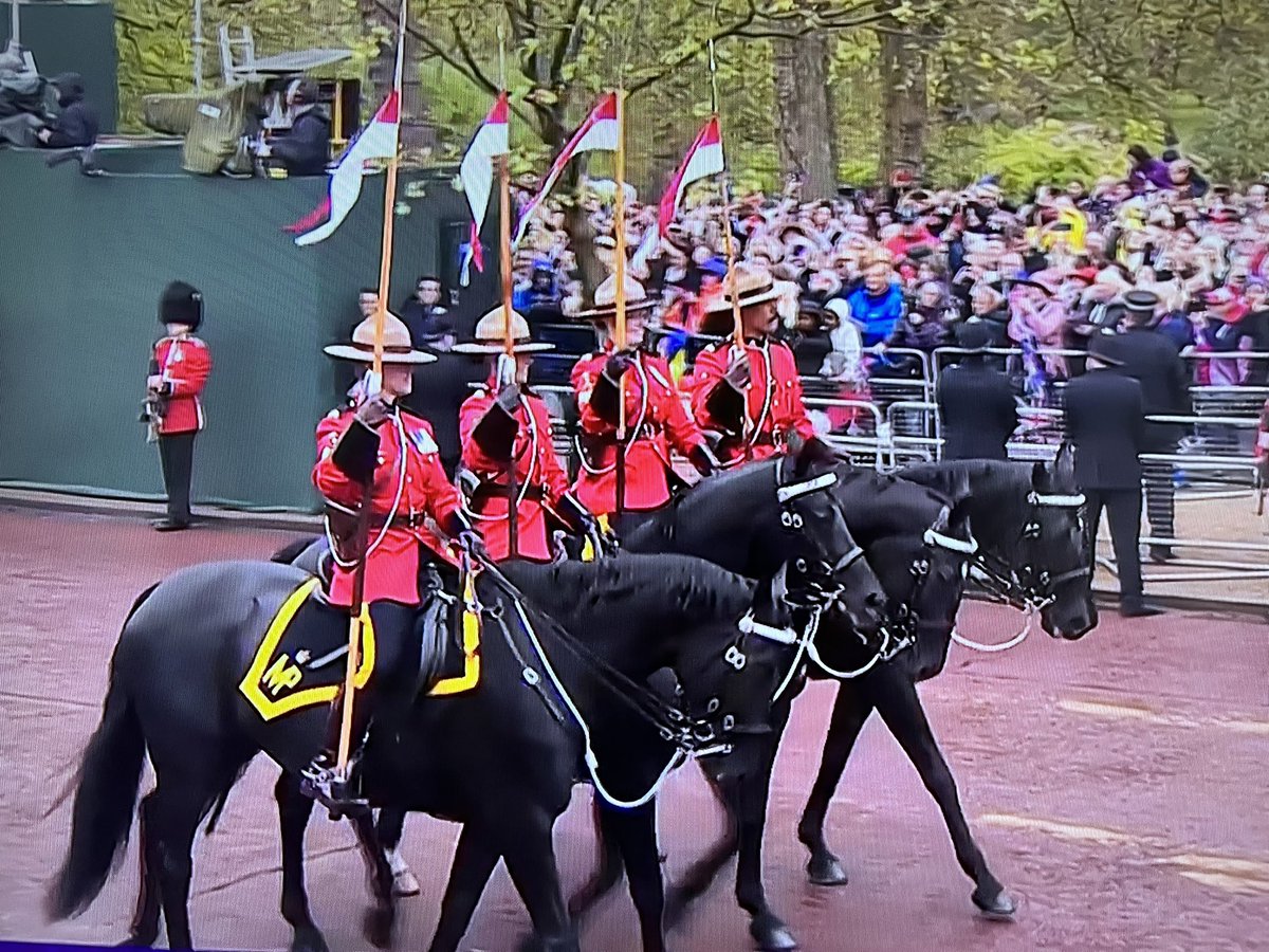 Proud moment for 🇨🇦 as our Mounties 🐴  lead the #Coronation procession from Westminster Abbey to Buckingham Palace following the Crowning of Canada’s new king, King Charles III. 👑

Long may you reign, King Charles III and Queen Camilla #cdnpoli #cdncrown