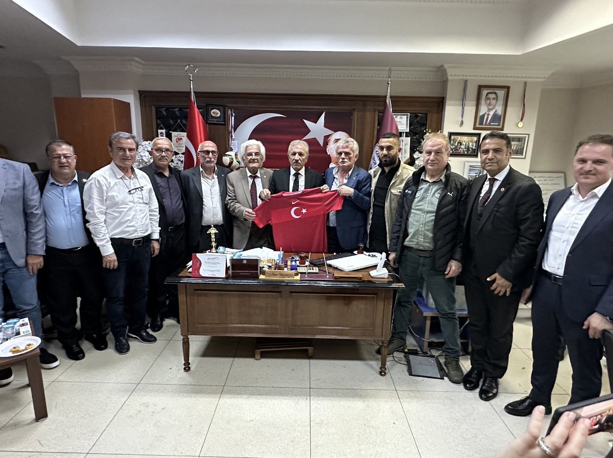AsimGuner's tweet photo. Kartal ve Çevre Amatör Kulüpler Birliği’ ni @iyiparti Genel Başkan Danışmanımız @vedatbayramtc , il ve ilçe yöneticilerimiz ile birlikte ziyaret ettik.

#TükiyeTarihYazacak https://t.co/zAIdxXGqSi