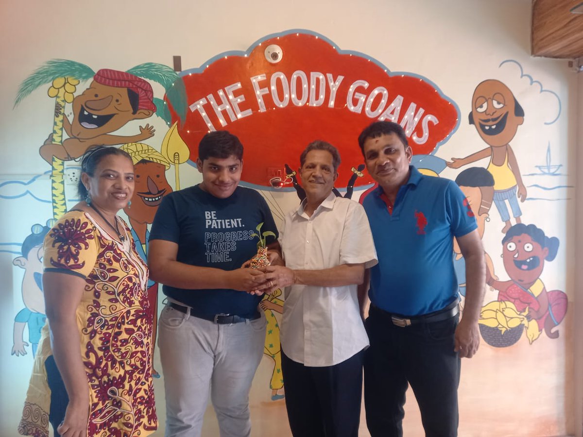 PrakashWKamatPK's tweet photo. Pleasure meeting Adv. Sunil Chaugule,Mrs. Sumitra Chaugule with son Sumit,a boy with Autism,today at The Foody Goans restaurant of @PravinAjgaonka2 in Panaji. Sumit who is in Xaviers Academic School,Old Goa,is an affectionate&amp;friendly child who adjusts&amp;relates easily with new ppl https://t.co/OSJ4gVbHtt