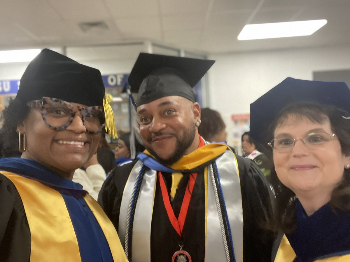 We could only catch a few of you, but to all the CJ graduates Congratulations!!!🎉