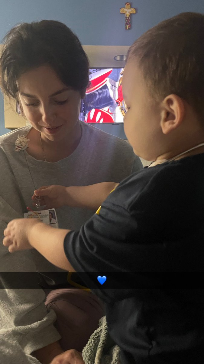 Look who’s doing so good in PICU!💪🏽Thanks to all of you apart of #TeamCarter that continue to cover him & our AMAZING medical team in prayer. Our ENT specialist, nurses & staff here at Children’s are so much more to us than just a Dr. visit or hospital stay. Bonds forever made!💙