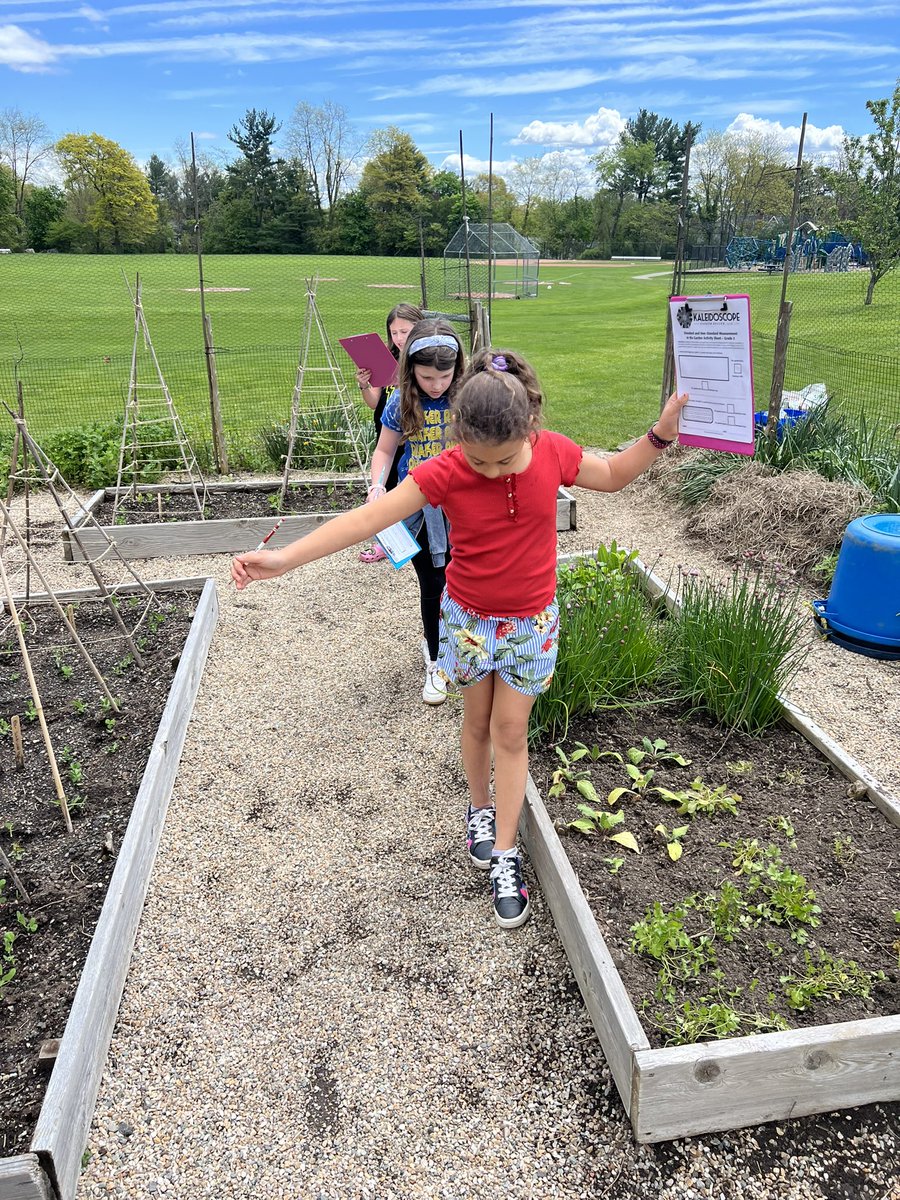 QRS_Smith's tweet photo. 3 C/S enjoyed gardening today, they were able to measure and plant kale! #qrspride https://t.co/PCYcpgJZMr