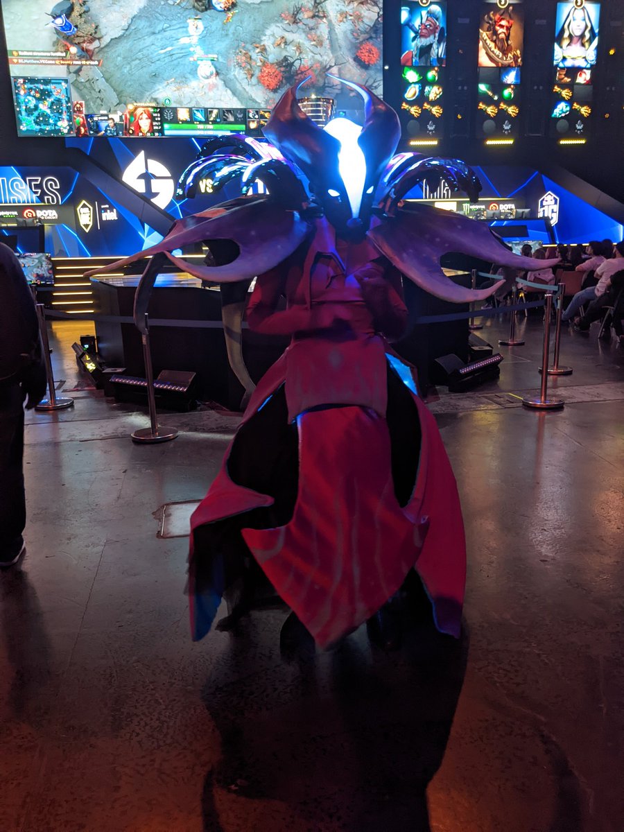 transilvlad's tweet photo. @Karoinna @ESLDota2 @Ghigglypuff Good luck 🤞 https://t.co/MIJxvHeboo