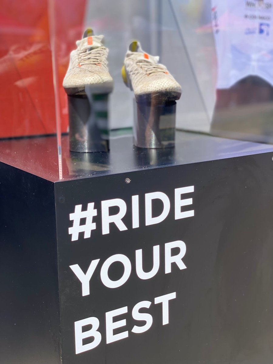 Saluti dal <a href="/giroditalia/">Giro d'Italia</a> <a href="/dmtcycling/">DMT Cycling</a> 
#rideyourbest 😉💪🚲🏁