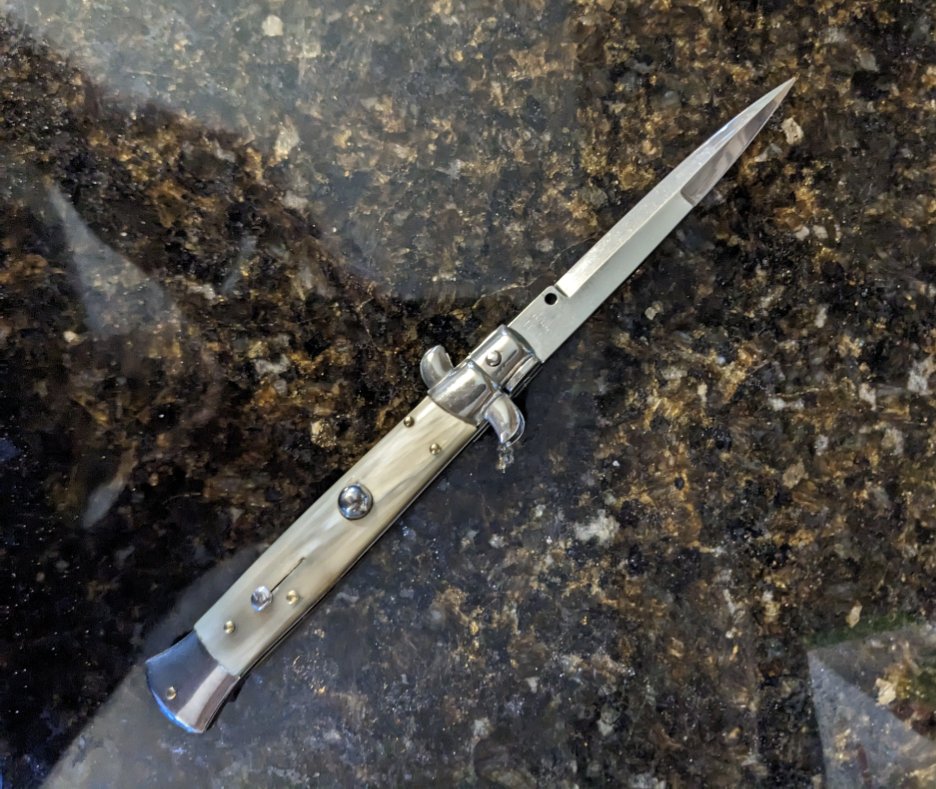 DrDeath1776's tweet photo. I really really like switchblades. This is an Italian Frank Beltrame bayonet point stiletto with camel bone handle https://t.co/W2ZvNsTj1n
