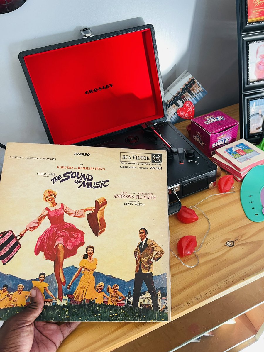 SimbaMhuriro's tweet photo. Memories 
Gin ‘n’ Tonic
The Sound of Music on Vinyl 

Happy Birthday @dustgeorge #Diggie boys for life! https://t.co/Y0EEwuUtyE