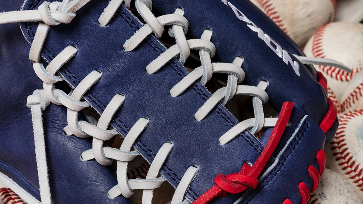 JustGloves's tweet photo. It's not even Memorial Day yet, but if you're thinking π΄βͺπ΅ for your next glove...you need to check out our new @NokonaBaseball AmericanKIP gloves. Take a π...https://t.co/lWrWUBJ42A
#JustGloves #ClickToCatch #TeamNokona https://t.co/HfsQwAeDLS