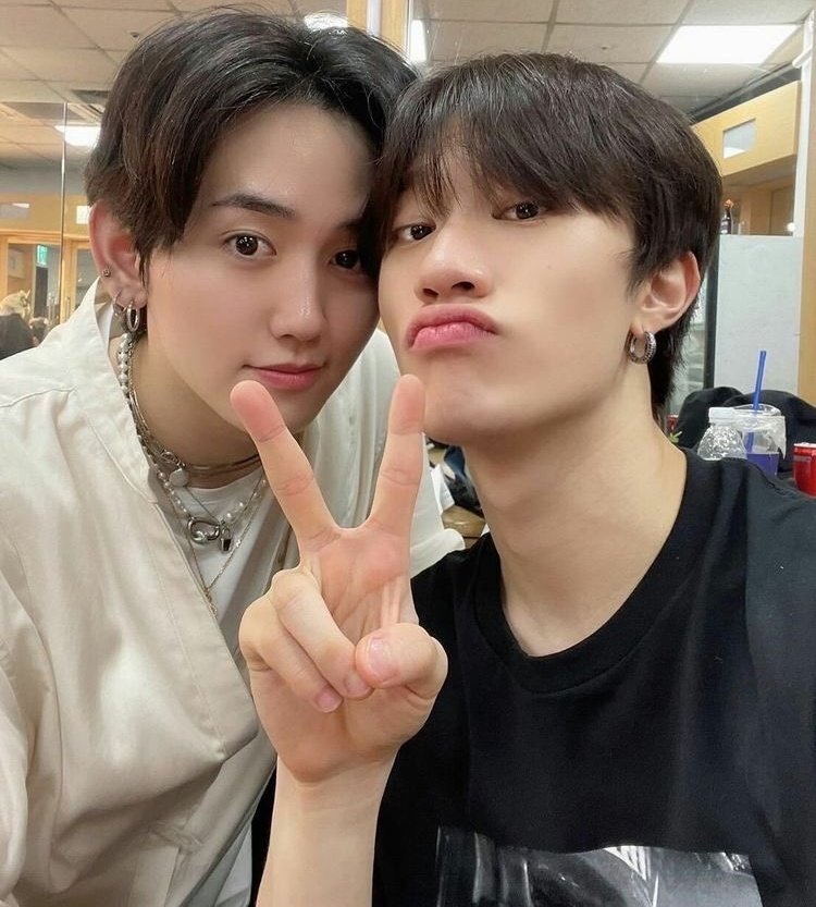 kpopbissh's tweet photo. THANK YOU FOR COMING BACK 🥺💕 https://t.co/RYJSVAUplL