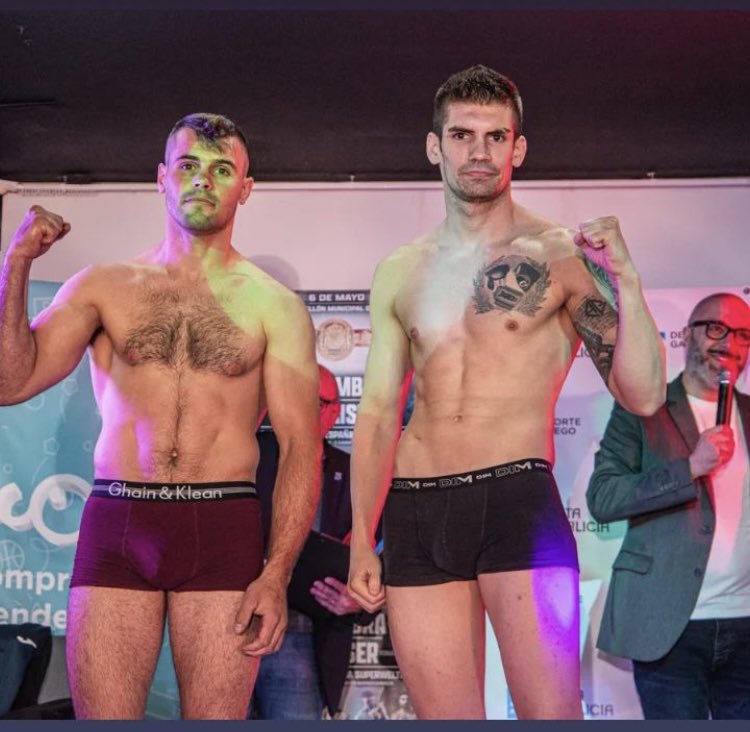 KOBoxing2016's tweet photo. Esta noche en Porriño… ¡Fernando Jaquero vs David Álvarez!

#Boxeo #BoxeoProfesional #EvolutionBoxing #KOBoxing https://t.co/LGYg550NEn