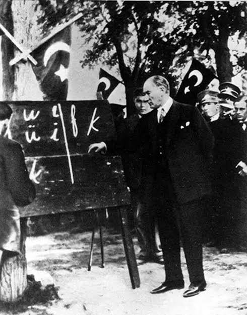Öğretmenler; yeni nesli, Cumhuriyetin fedakar öğretmen ve eğitimcilerini, sizler yetiştireceksiniz ve yeni nesil, sizin eseriniz olacaktır

#HaliçteEk55BinÖğretmen