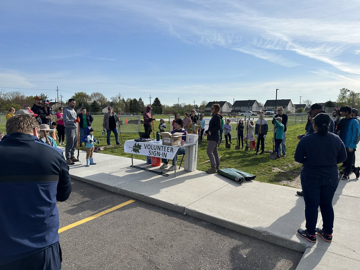 Erin Keyser (@ekeyser3) on Twitter photo Beautiful day to plant trees!
Thank you <a href="/ReLeafMichigan/">ReLeaf Michigan</a> and our <a href="/troyschools/">TroySchools</a> community volunteers for keeping #tsdpreschool beautiful & connected to nature. Beautiful day to plant trees!
Thank you <a href="/ReLeafMichigan/">ReLeaf Michigan</a> and our <a href="/troyschools/">TroySchools</a> community volunteers for keeping #tsdpreschool beautiful & connected to nature.