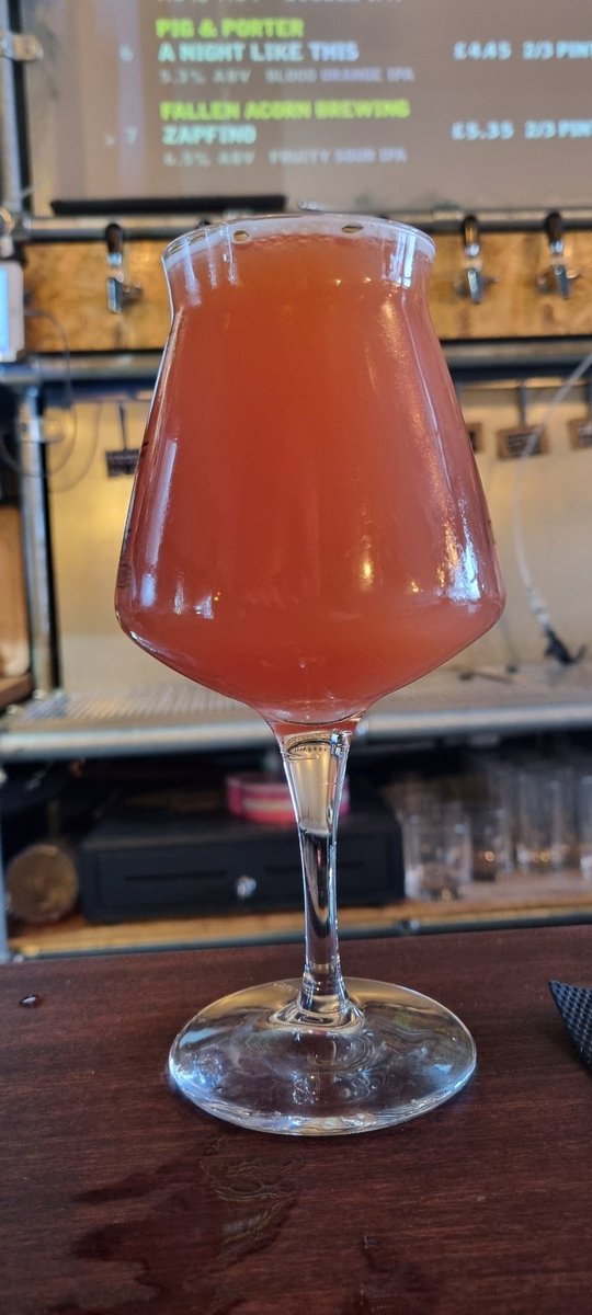 Thought Shanta Cruz would be the last <a href="/FallenAcornBrew/">Fallen Acorn Brewing</a> beer I'd try, but thankfully still some of their beers about. Drinking Zapfino, a very good sour beer in <a href="/southseabrewing/">Southsea Brewing Co.</a> Brewers Tap.