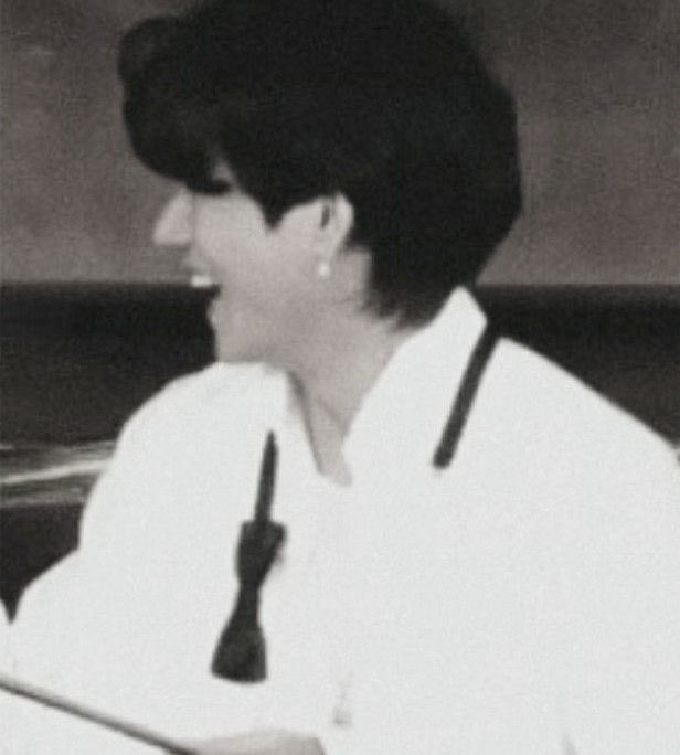 Healinghours7's tweet photo. “I've got my eye on you” — a healing thread of seokjin and taehyung’s precious bond https://t.co/Hg19a8GPK6