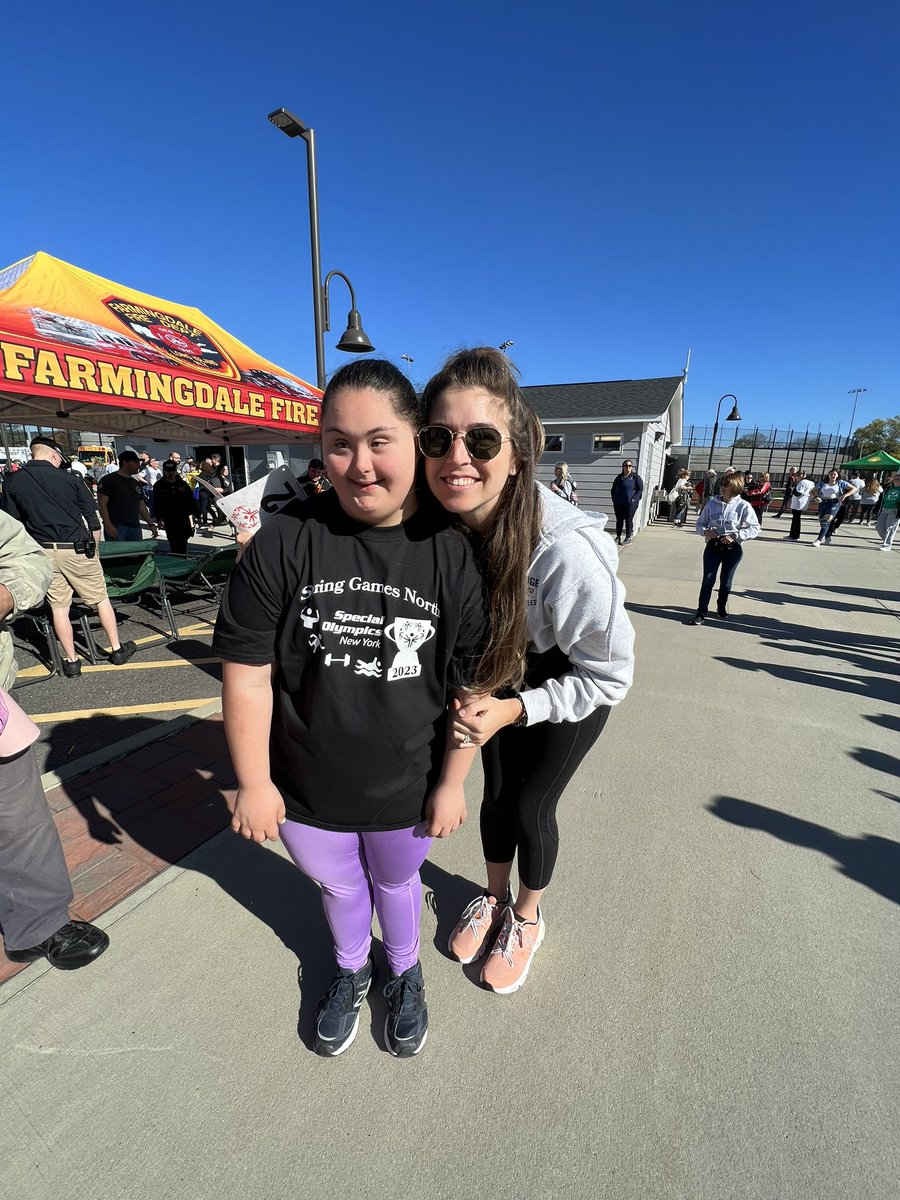 MrsCroceBHS's tweet photo. The best day at the Special Olympics! 1st place for our girl, Izabella! So proud! 💛💙🎉🥇 @lucchesi_lisa @CeccoliBUFSD @BethpageUFSD @ACEingitwithV @RegateiroBHS https://t.co/FokvQeQOXd