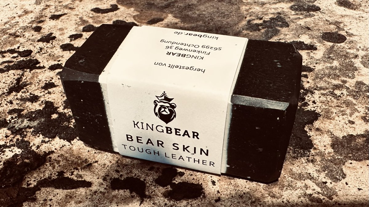 There is soap for everything these days! 😎 Even a tough #leather #master 🤪

Shave cunts, now! 👉🏻 🍑