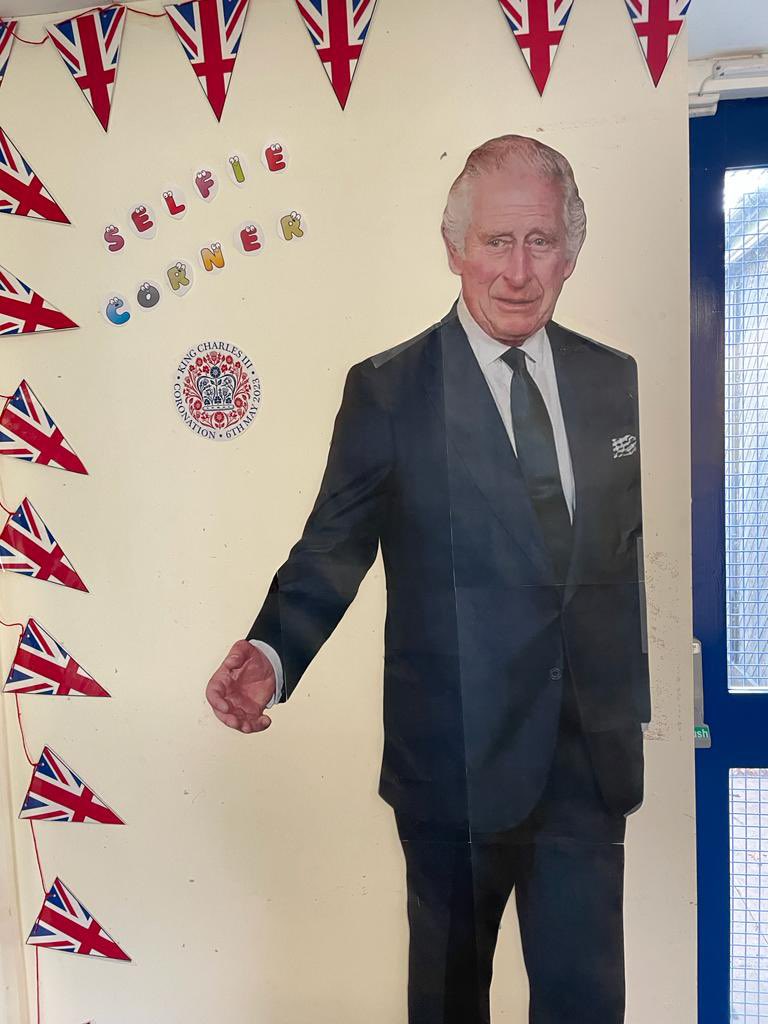 Walsall Libraries (@walsalllibrary) on Twitter photo You can call in for a selfie with our newly-crowned King at #Streetly Library. You can call in for a selfie with our newly-crowned King at #Streetly Library.