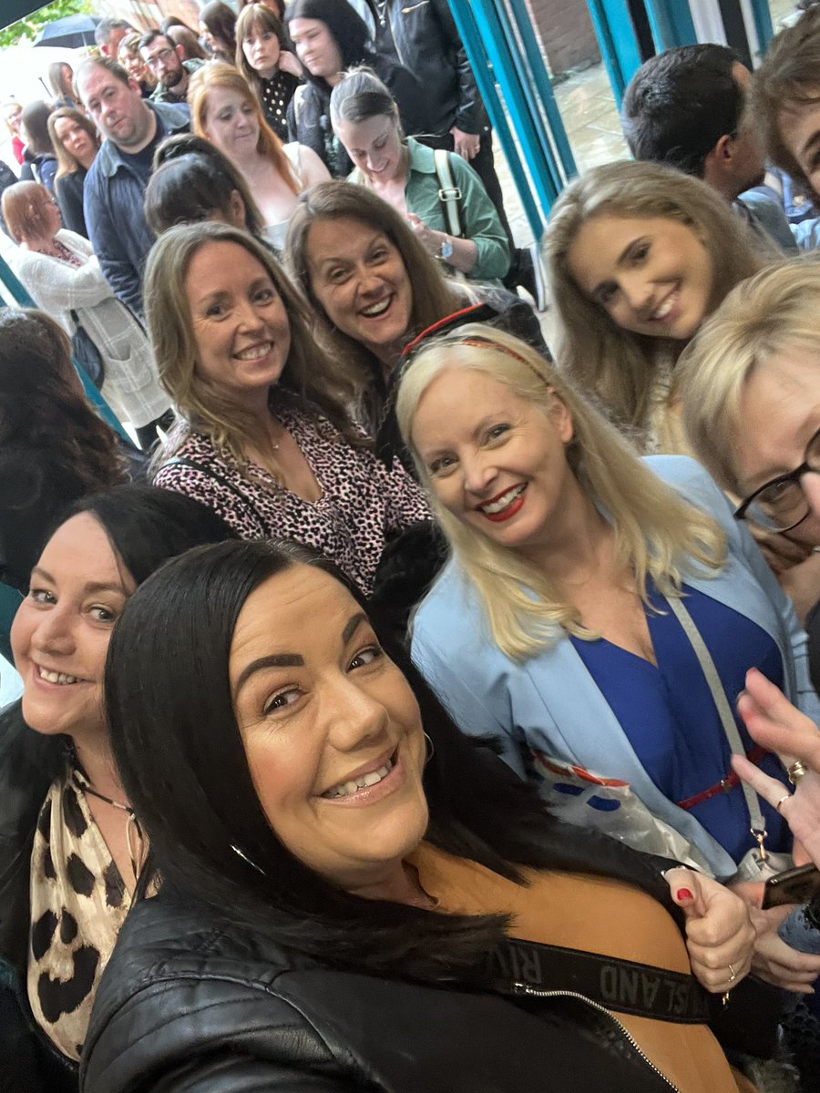 In the meet n greet queue for <a href="/MrPeterAndre/">Peter Andre</a> <a href="/wycombeswan/">Wycombe Swan</a> 💕💕💕