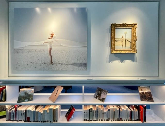 alaserpente's tweet photo. Une médiathèque musée aussi belle que confortable, une offre de collections (livres, jeux, films…), d’expositions et d’animations riche et variée : envie de voir des  @Franciscaines_  partout https://t.co/EWgPYrF54y