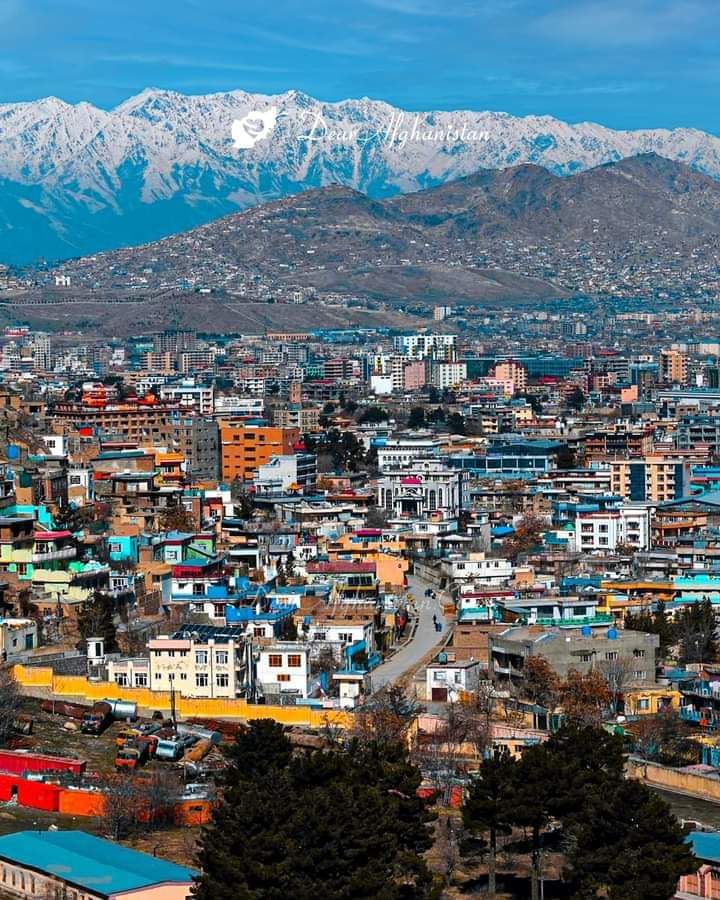 په خاوره دی سجده کړم په اوبو دی اودسونه.
   له تانه به جنت  ته  وړم ایمان افغانستانه.