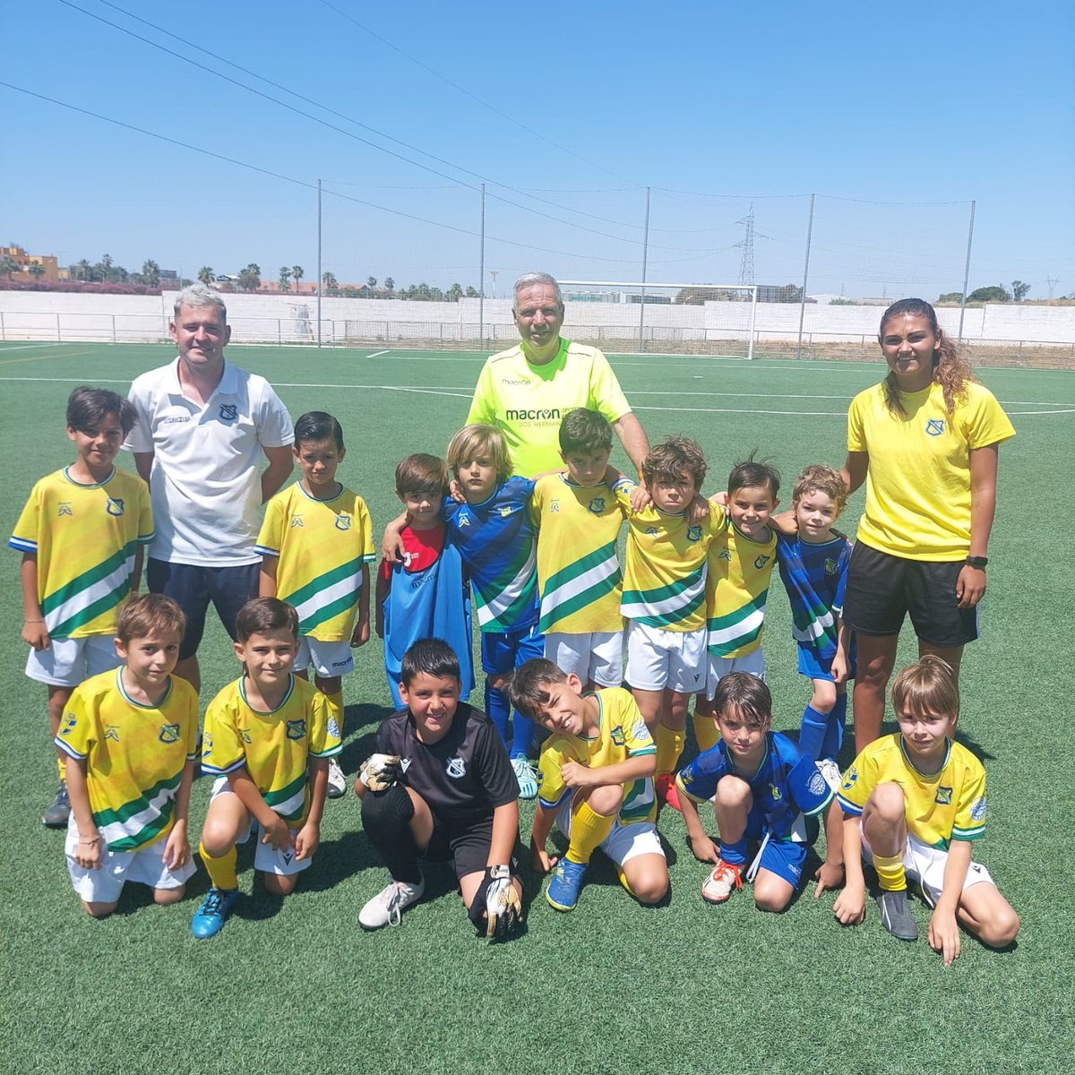 Como han disfrutado nuestros dos prebenjamines del partido de hoy... A seguir con esa ilusión y ganas por el futbol... Futuro asegurado del club.... Vamosssss!!!!!!
#adelanteconsolación
#udconsolacion
#since1980