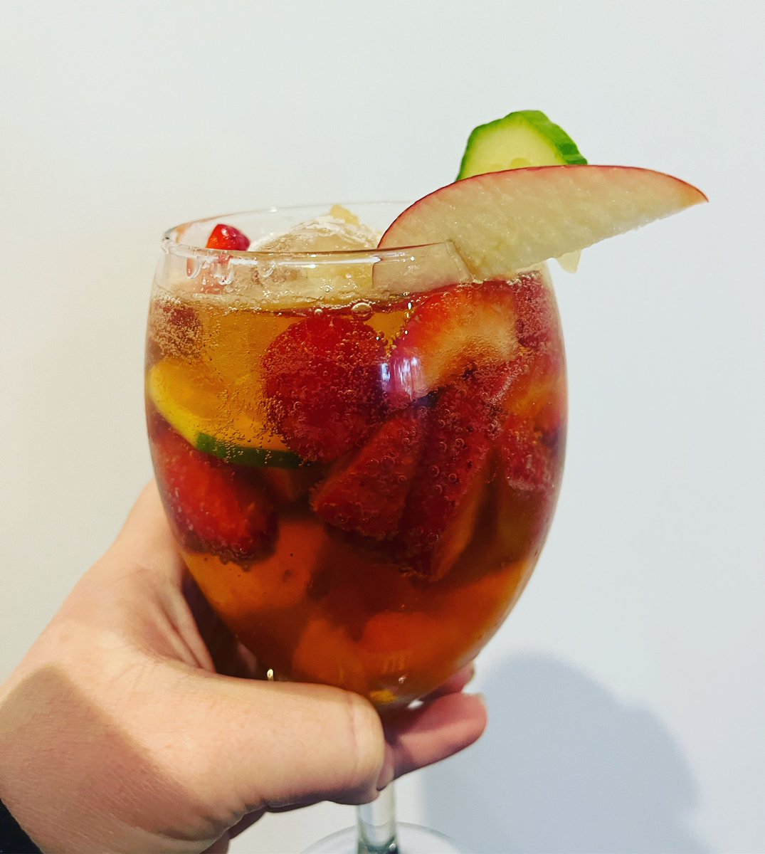 Balavage's tweet image. Cheers everyone #pimmsoclock