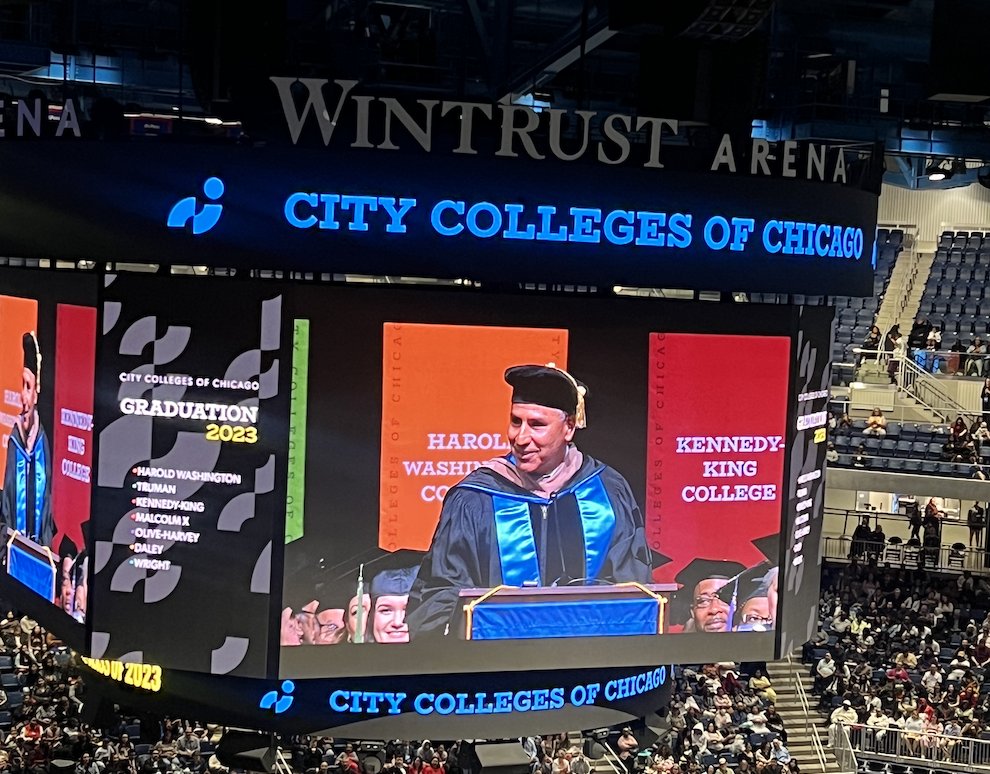 ChiCityColleges's tweet image. "#Classof2023, your tenacity, your grit, your determination - those are your superpowers! Be proud of them!" - @Chancellor_Juan during #GradCCC 2023! 

Join us in celebrating our graduates: graduation.ccc.edu