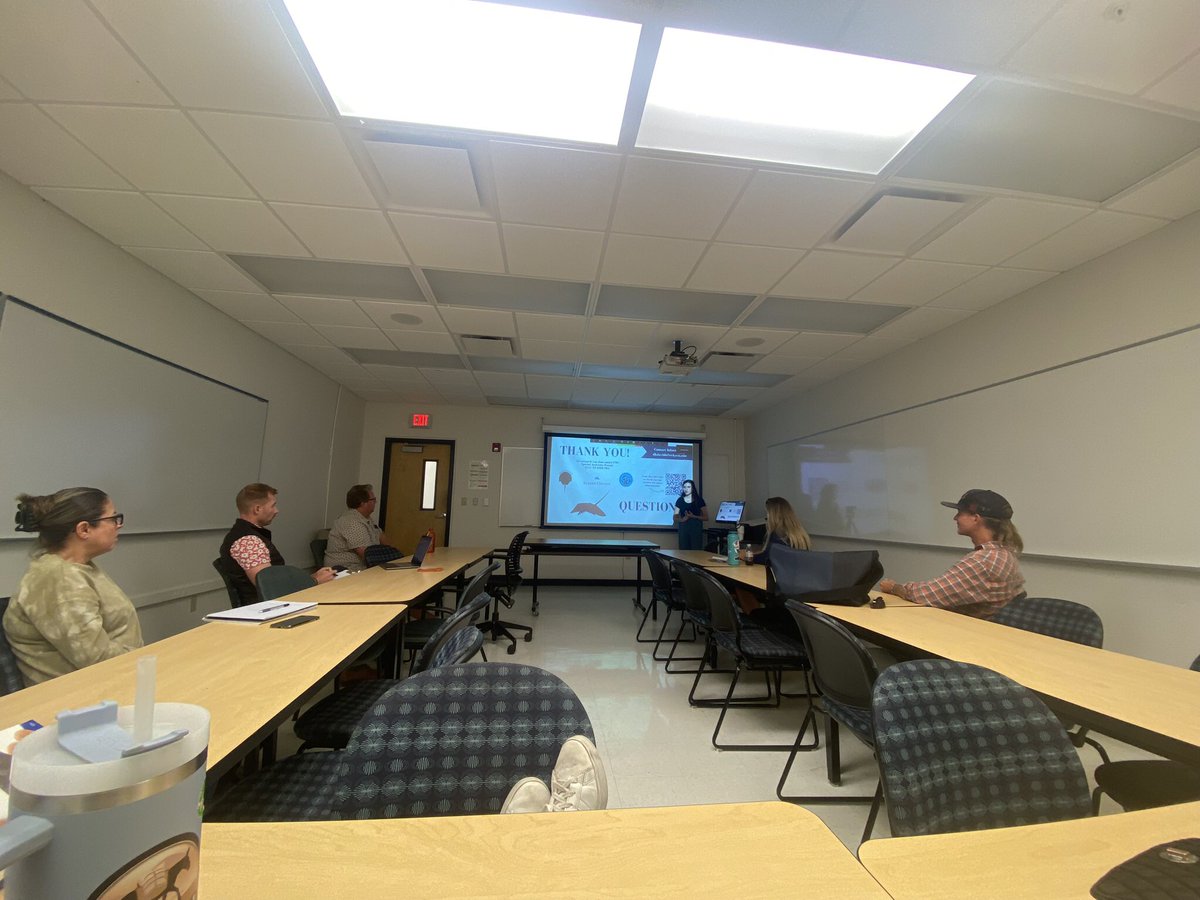 dylan_jammin's tweet photo. This past Thursday I successfully defended my undergraduate thesis, The Ecological Implications of Maze Learning in Horseshoe Crabs, Limulus polyphemus.

I am so proud and grateful for reaching this milestone and so excited for what the future of my research career holds! https://t.co/EWh9vdFurl