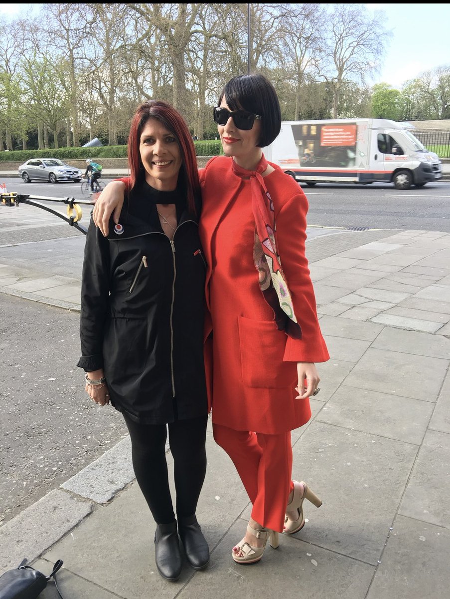 blackenrho's tweet image. As 5pm approaches we are all so very sad that we won’t be hearing your voice and fantastic playlists anymore 🥲. Thank you for all your love you’ve shared 🎶❤️. It’s been too long since I’ve seen you @NickiDonohoe calendars must be checked immediately 😘xxx
#offthepeg