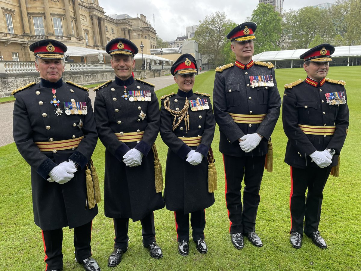 Masters and Chiefs @BritishArmy. What an amazing honour and privilege to be a part of #Coronation. @rhqra @Proud_Sappers @R_Signals @WeAreTheRLC @Official_REME. #Army #STEM #Soldier.