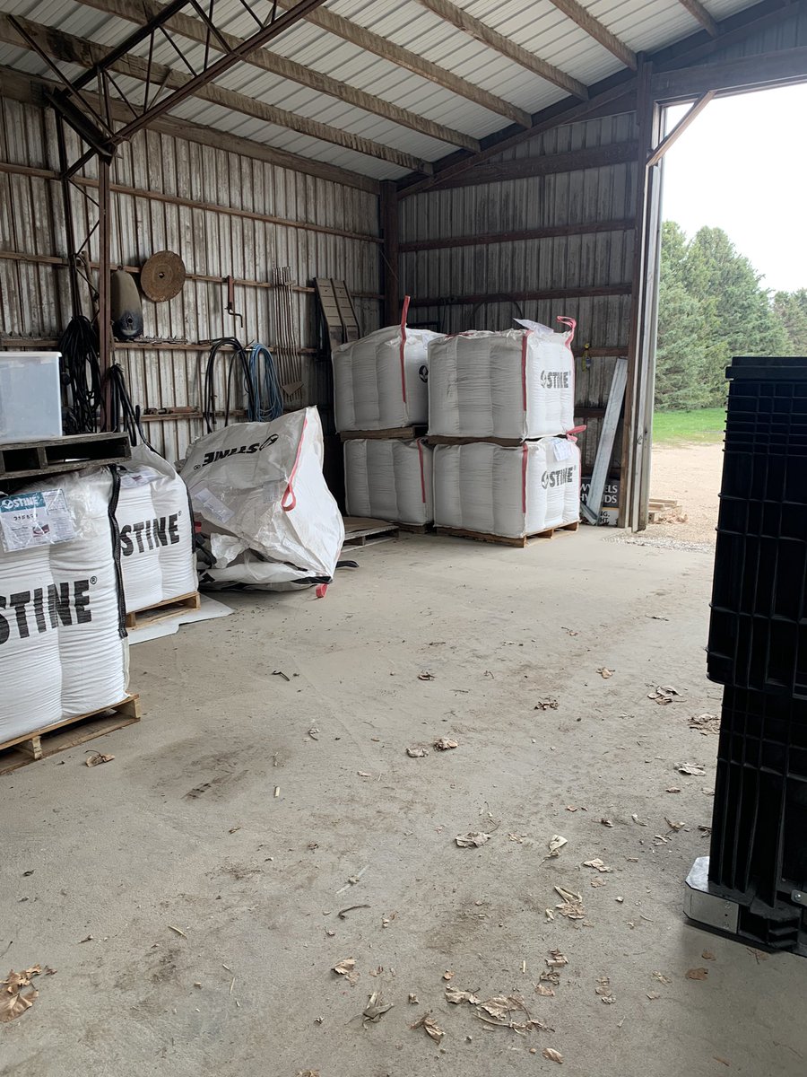 farminmostly's tweet image. Maybe some day @StineSeed will realize that nobody wants to mess with mini bulk bags.