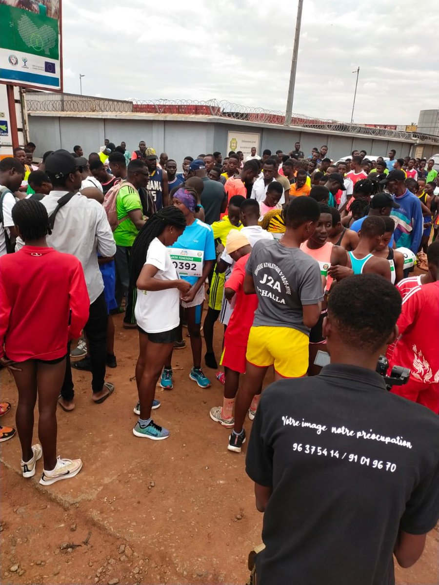 FTAthle's tweet photo. Chaud au départ.
Venez supporter les athlètes et vivez l'ambiance de la couleur...
#WeRun #ColRun #CourseAPied #CourseEnCouleurs #Couleurs #AthleTg #TrackAndField #Togo #AthleTogo #228Athle #Athletisme #TT228 #TT229 #CIV225 #Guinée #Mali #Senegal #Team223 #Sport #Sante https://t.co/MM4UsbGHC3
