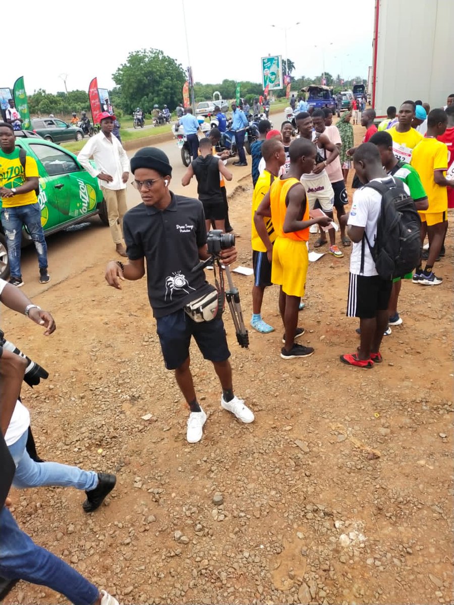 FTAthle's tweet photo. Chaud au départ.
Venez supporter les athlètes et vivez l'ambiance de la couleur...
#WeRun #ColRun #CourseAPied #CourseEnCouleurs #Couleurs #AthleTg #TrackAndField #Togo #AthleTogo #228Athle #Athletisme #TT228 #TT229 #CIV225 #Guinée #Mali #Senegal #Team223 #Sport #Sante https://t.co/MM4UsbGHC3
