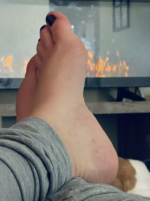 You work hard so I don&rsquo;t have to. 💸  #findom #findomgoddess #feetcontent #paypig #footfetishnation #payme<a href="/tag/findom"class="tags">#findom</a><a href="/tag/findomgoddess"class="tags">#findomgoddess</a><a href="/tag/spoilme"class="tags"><span>#spoilme</span></a><a href="/tag/paypig"class="tags"><span>#paypig</span></a><a href="/tag/footfetishnation"class="tags"><span>#footfetishnation</span></a><a href="/tag/payme"class="tags"><span>#payme</span></a><a href="/tag/finsub"class="tags"><span>#finsub</span></a>