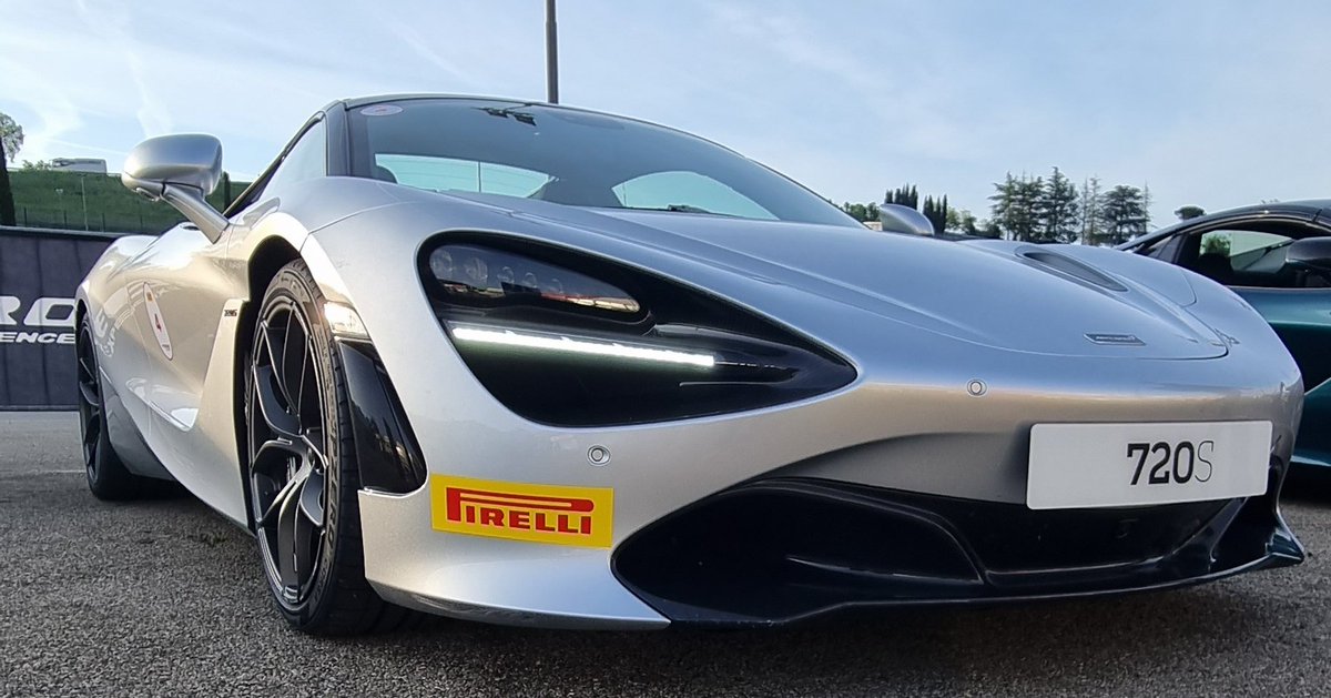 AdrianMedeiros's tweet photo. An amazing day @mugellocircuit !
Otimo dia em Mugello!
#pilotobrasileiro #pilotoprofissional #race #racingdriver #racinginstructor #mclaren720s https://t.co/tED4XjYiIA