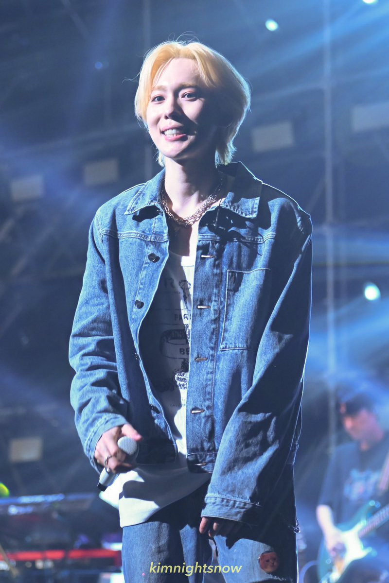 KIMNIGHTSNOW's tweet photo. 230506 어썸스테이지 #김진우 #위너 귀엽게 생겼어요🎈 https://t.co/Pgpf5KFo4A