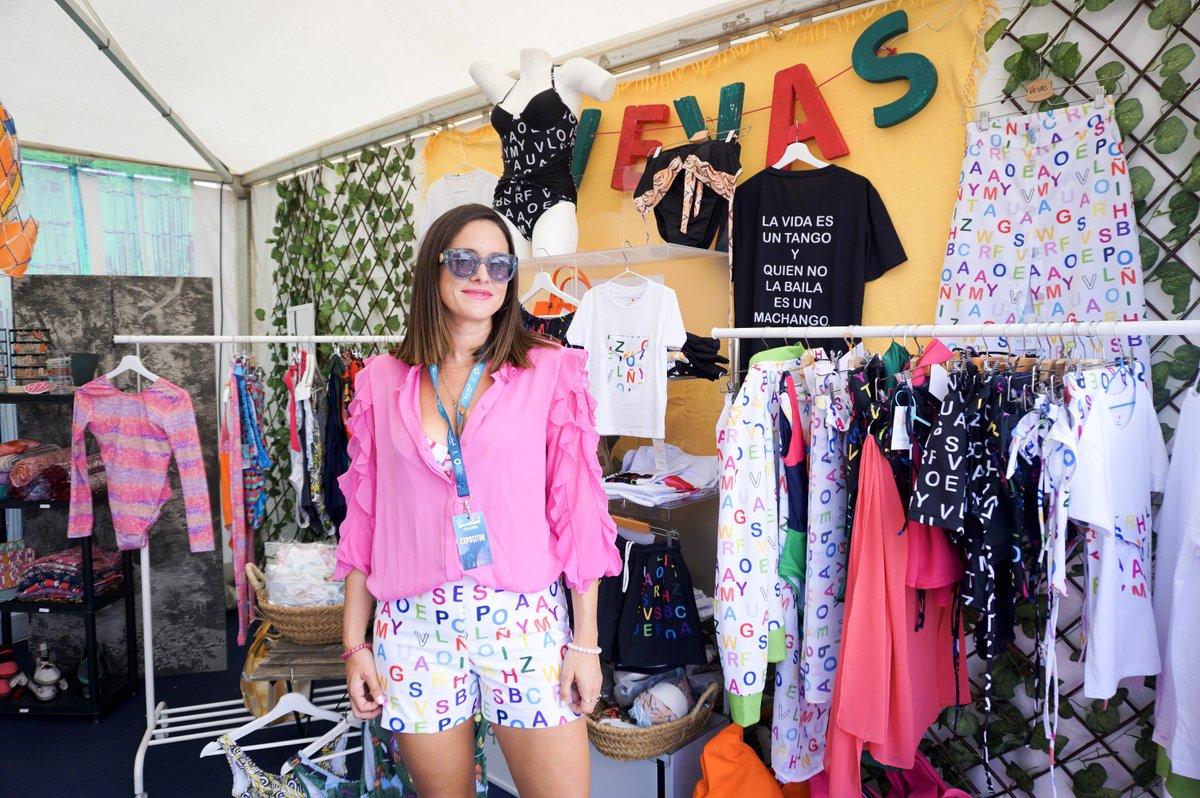 GranCanariaMC's tweet photo. #GranCanariaSummerland 🐠 ¡Toca TALENTO! 🐠 Firmas pertenecientes al sello @GranCanariaMC muestran sus espectaculares diseños en la zona expo de esta quinta edición de 🌴Summerland, vive el verano🌴. ¡No te las pierdas!
#GranCanaria #Modacalida #Moda https://t.co/YcFisTGWVB