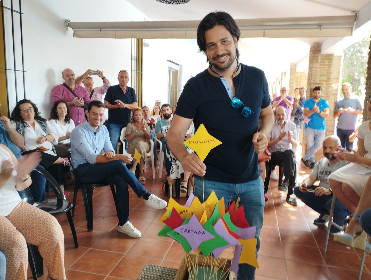 Renovamos nuestro compromiso con las vecinas y vecinos de un total de 64 municipios en Málaga y lo hacemos desde la unidad y los objetivos comunes de <a href="/iuandalucia/">IU Andalucía🔻</a> @podemos_and @maspais_andalucia <a href="/verdesequo/">verdesequo</a> @iniciativadand @alianzaverde_es 
Este #28M salimos a ganar las alcaldías