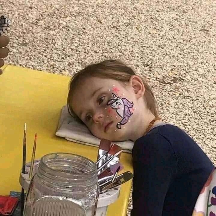 me hago la q no me importa nada pero al final del día soy esta