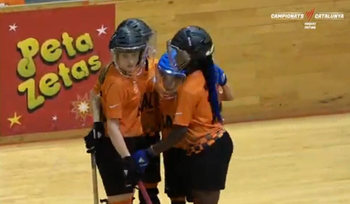 vinasxifra's tweet photo. 🏑 L'equip FEM13 del @HOQUEICLUBSALT està disputant aquest cap de setmana els campionats de Catalunya a Lleida.

Avui ha superat les semifinals, molta sort per demà! https://t.co/bSKLQaus12