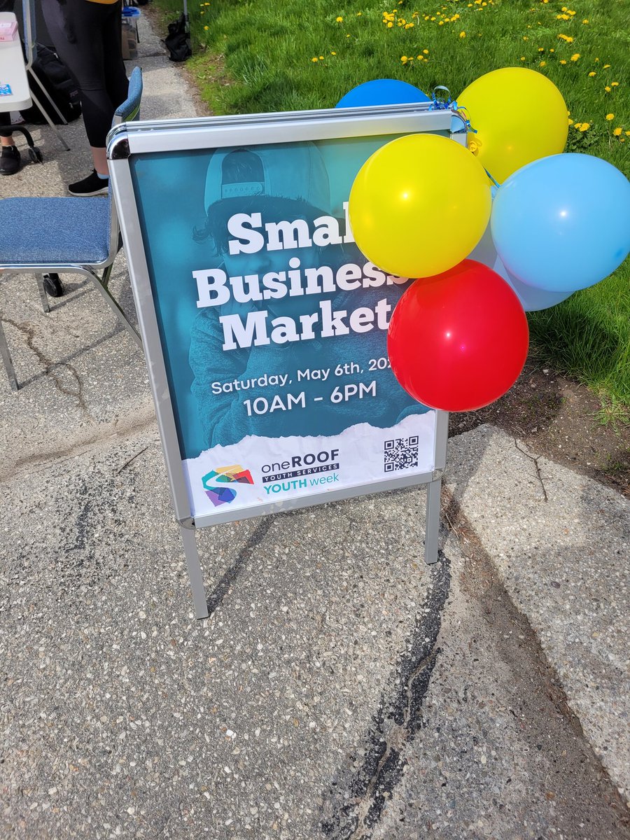 FSACanada's tweet image. In the Kitchener area today?? Come on by the OneRoof Youth Services vendor market @ 35 Sheldon Ave N. 

FSA is here outback enjoying this beautiful weather with several vendors and more inside.

Come on by and say hello.
#fsacanada #supportlocal #events #YouthWeek2023