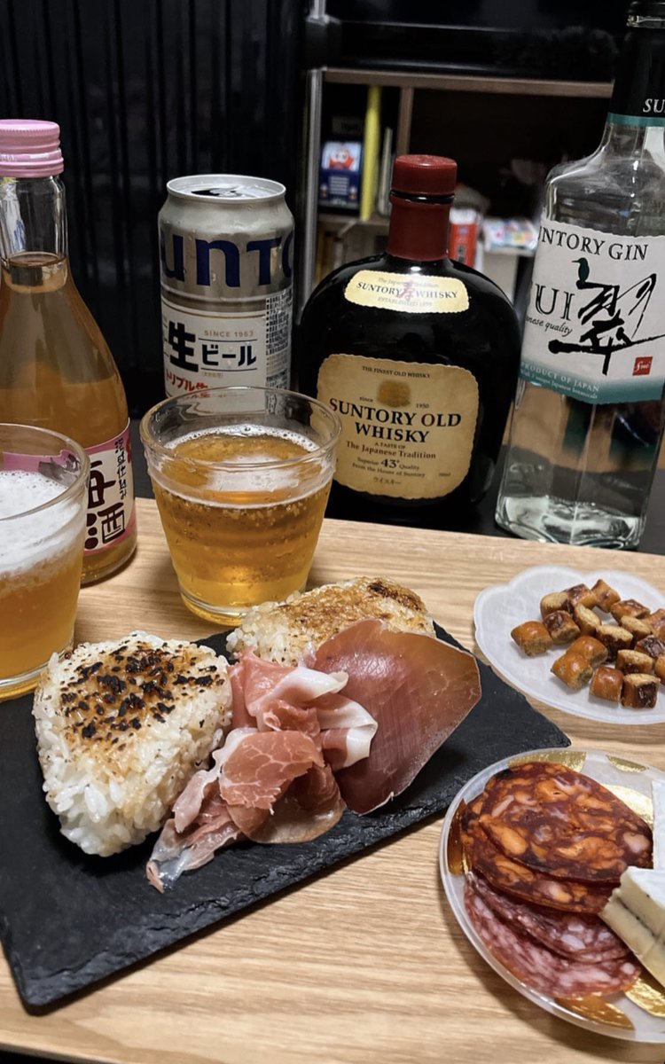 chiii72n's tweet photo. 宅飲みレベルが上がりすぎているw https://t.co/Z3JqQI2t90