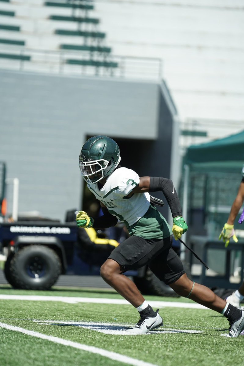 Football SAVED me🙏🏾 couldn’t be more grateful <a href="/CollinsHillFB/">Collins Hill Eagles Football</a> <a href="/SwickONE8/">Drew Swick</a> <a href="/coachMMartin54/">Marvin Martin</a> <a href="/BLinnell2/">Coach Linnell</a> <a href="/darealcoachcam1/">Cameron Hayes</a> <a href="/OfficialGHSA/">GHSA</a> <a href="/oregonfootball/">Oregon Football</a>