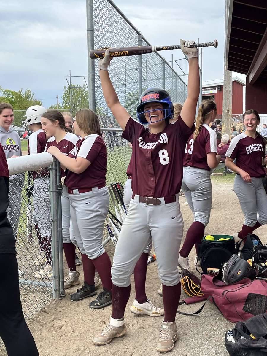 edgeprincipal's tweet photo. 8 home runs for #8! Congratulations Noelle! https://t.co/HCua8evDN2