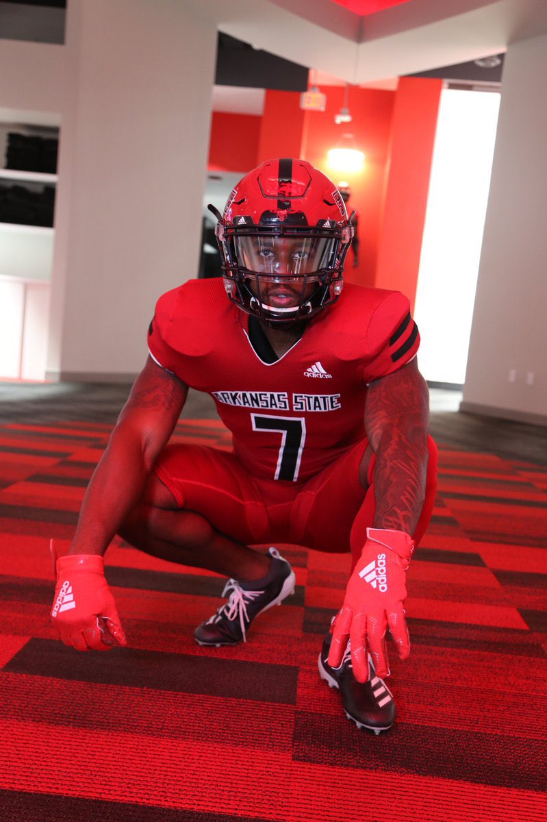 0keyshawn0's tweet photo. #AGTG After a great talk with @CoachNickGrimes I’m happy to announce I’ve earned an offer from Arkansas State University !!!
#WolvesUp x #ADifferentBreed https://t.co/ee0LWpuz4l