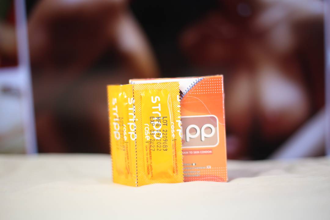 strippcondom's tweet photo. Using condoms during oral sex can reduce the risk of STI transmission. #Condoms #SafeSex #StrippCondom #StrippHour #Afromamba #Mandigo #Kunyaza https://t.co/nvZNPVnbmF