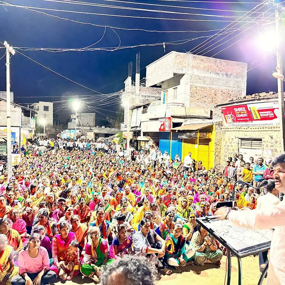 padlkar007's tweet image. पदाधिकारी व मतदार बंधू-भगिनी उपस्थित होते.
#GopichandPadalkar #ShashikalaJolle 
#Nipani #Karnataka 
#KarnatakaAssemblyElection2023
