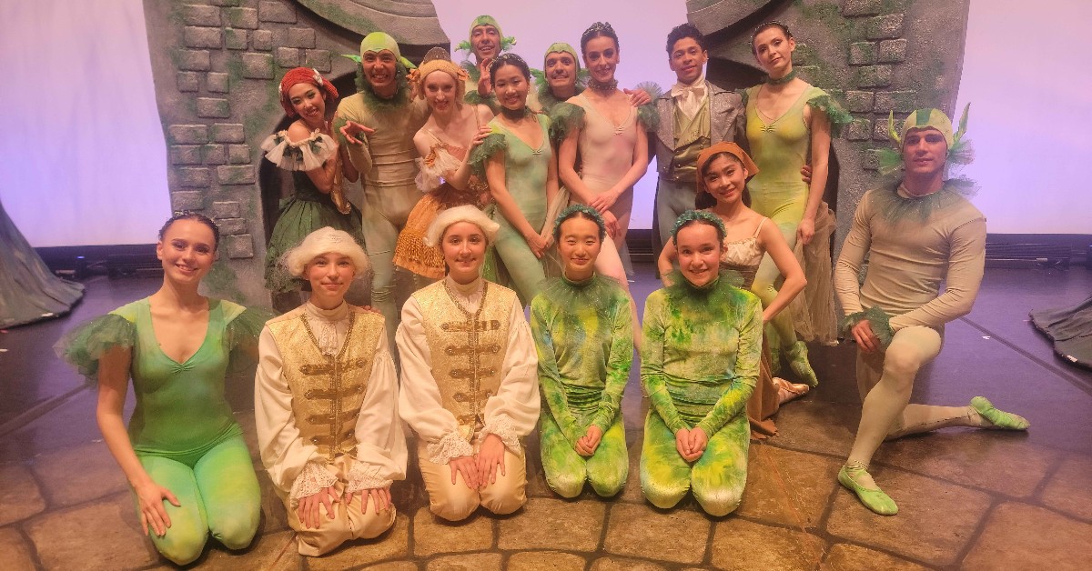 JorgenDance's tweet photo. Last #Cinderella shows 📍@DalArtsCentre this week!👏🎊
Coming up: #DanceforAll 📍@AcadiaU, @kingsplayhouse1, @Jack_Astors & Kings Theatre!🎟️🔗https://t.co/IBW4YMFxCS
📸#BalletJörgen company members & Halifax, NS #LocalParticipants #JörgenCommunityDance #ballet #Canadian https://t.co/1vlE0lPpFW