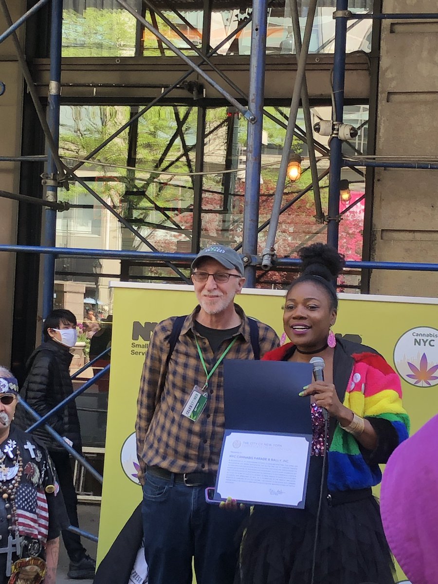 Thank you Steve Bloom <a href="/CelebStoner/">CelebStoner</a>! #NYCcannabisParade #CannabisParade <a href="/GanjaNYC/">CannabisParadeNYC</a>