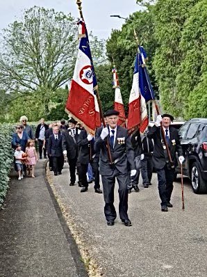 HeleneLaporteRN's tweet image. 💐 Suite à l’assemblée générale, avec les membres de la #CTAM, nous avons rendu hommage à la mémoire de ceux qui sont tombés pour la défense de notre pays au Monument aux Morts de #CastelnauSurGupie.