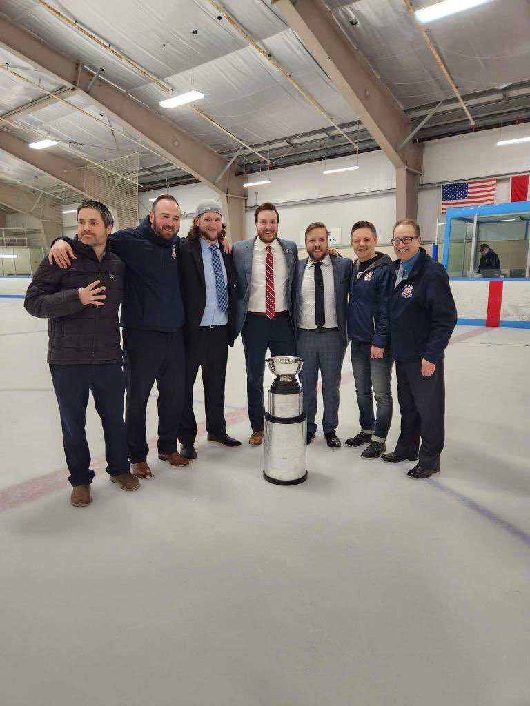 stephanelevere's tweet photo. #4 with the best goalie tandem and the most dedicated and determined group.  @OttawaJrSens https://t.co/GpyDEHsKRe